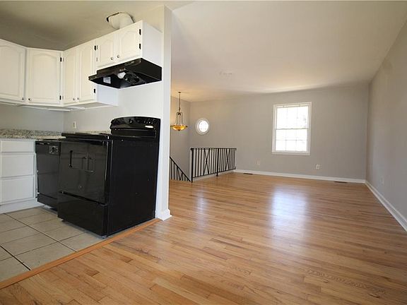 2nd image of 3733 Milliken Ct