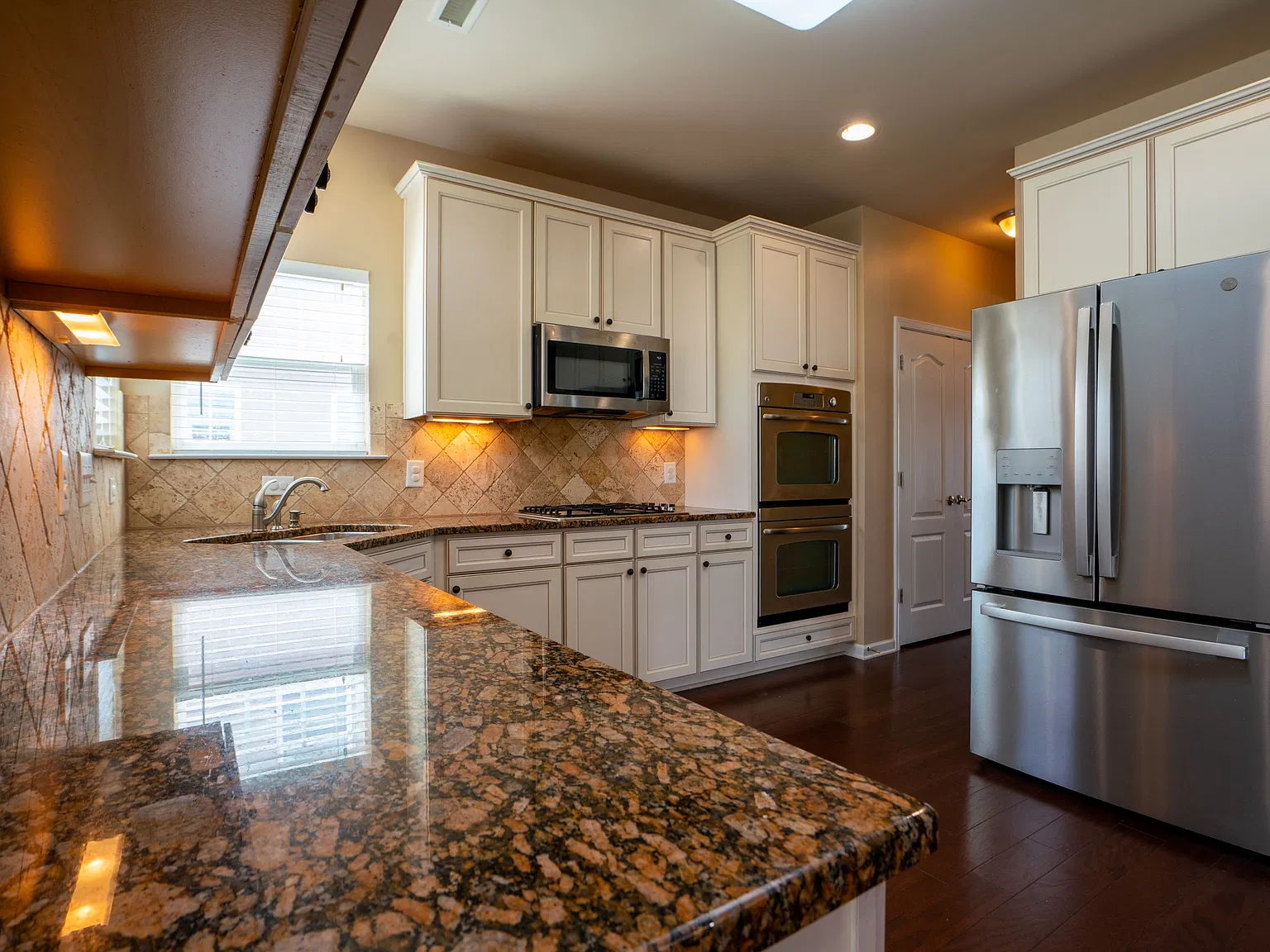 1135 Forest Willow Ln — Photo 4