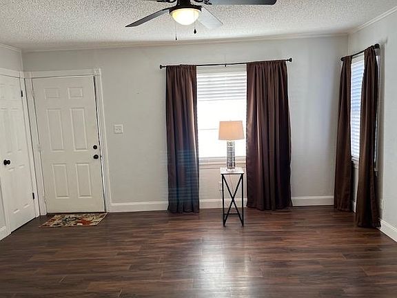 3rd image of 2802 W Longview Dr