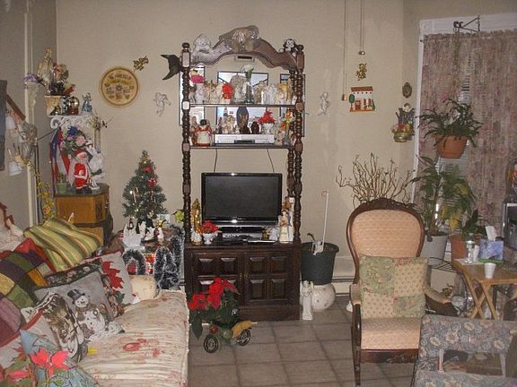 4th image of 453 Maplewood Ave