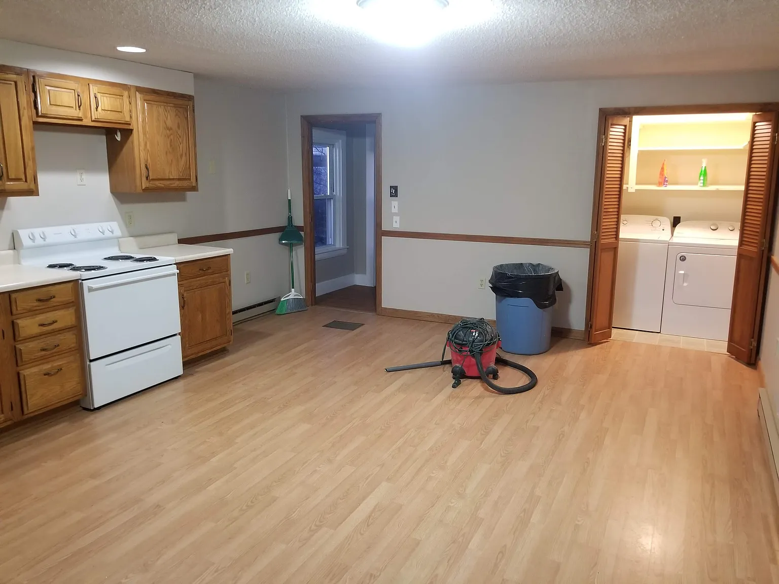 3 bed, 1100 sqft, $1,700 — Photo 2
