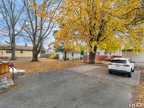 3rd image of 5 Cloverhill Ave