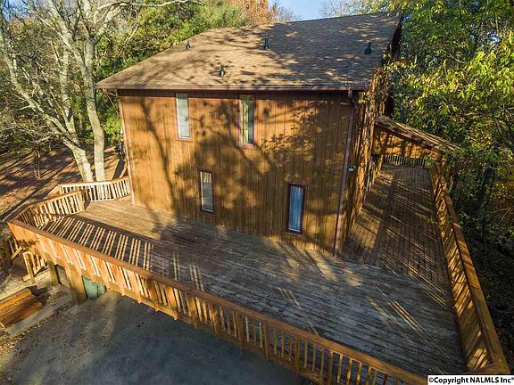 2nd image of 3501 Lookout Dr SE