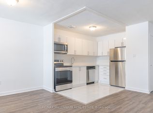 201 Lindsay St S #205, Kawartha Lakes, ON K9V 2N2