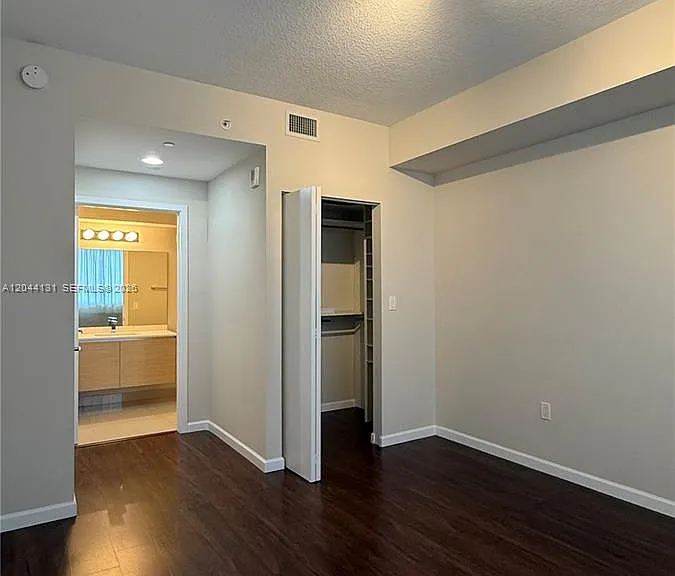 600 NE 27th St #802 — Photo 22
