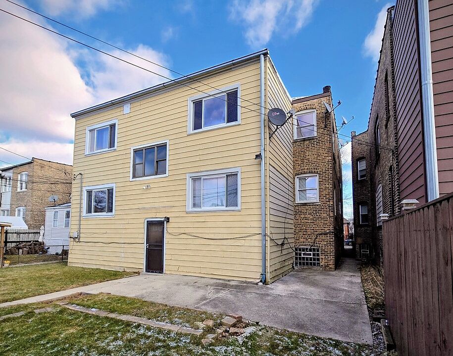2nd image of 6336 S Albany Ave