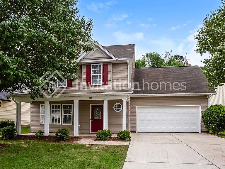 109 Newport Dr — Photo 1