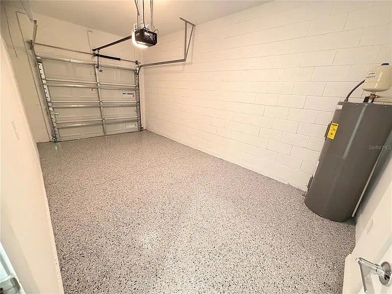 2212 Portrait St — Photo 28