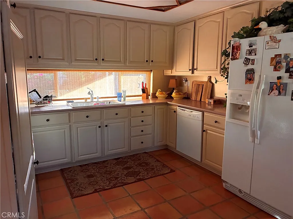 2 bed, 2.5 bath, 1813 sqft, $2,950 — Photo 3