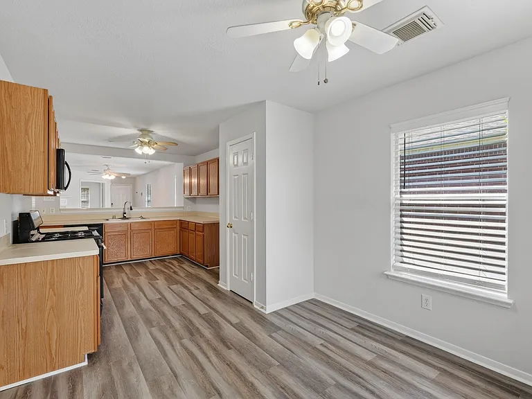 21907 Willow Shade Ln — Photo 21