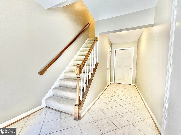 154 Washington St — Photo 4