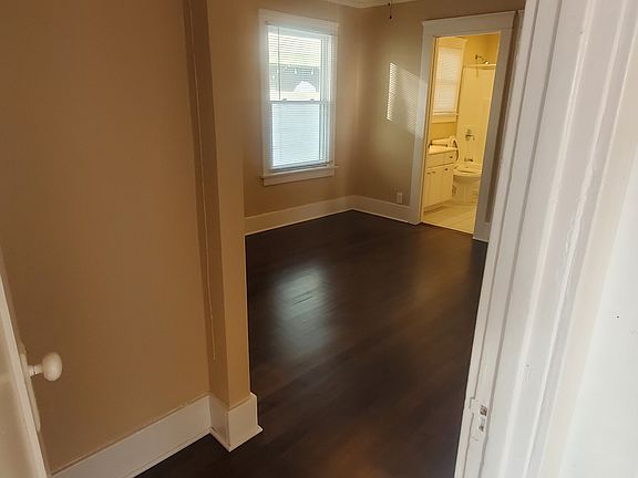 3rd image of 437 S Olive St