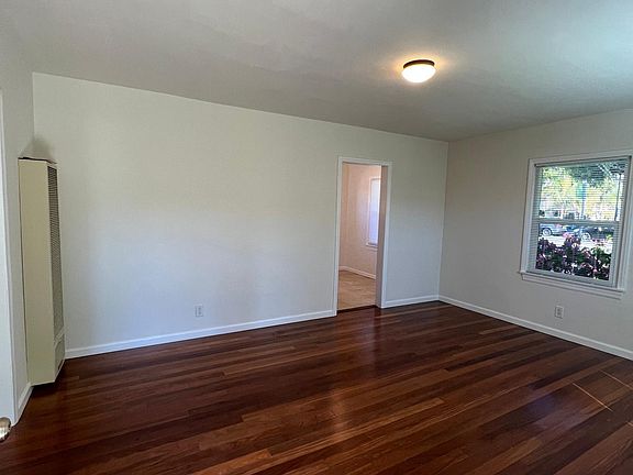 3rd image of 5109 Overland Ave #5109