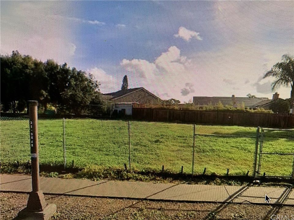 1st image of 4082 Valley View Ave