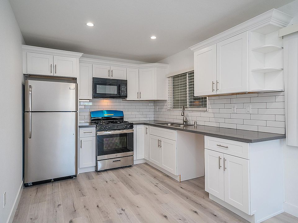 1st image of 318 N Hobart Blvd