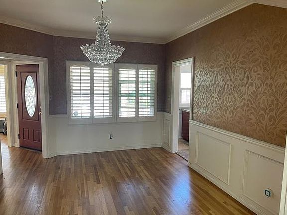 4th image of 6108 Flores Ave