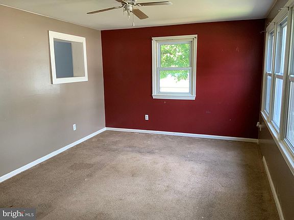 3rd image of 12 Leather Ln