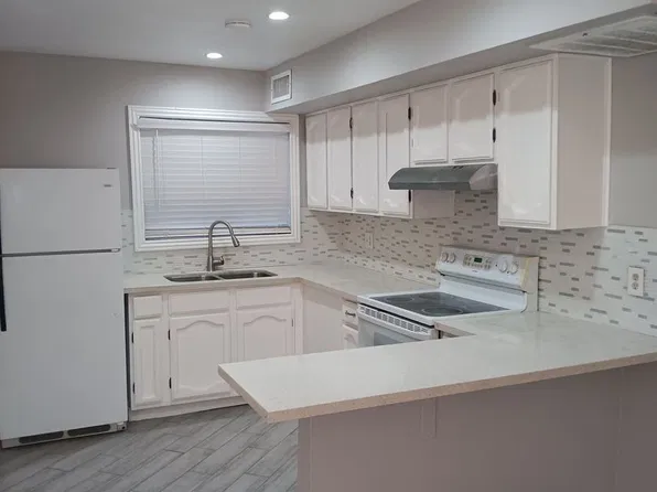 5136 Gray Ln APT A, Las Vegas, NV 89119