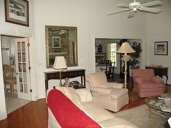 5th image of 414 Oak Run