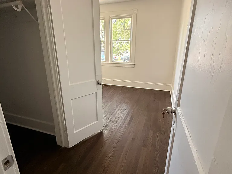 218 Suffolk Ave #218 — Photo 11