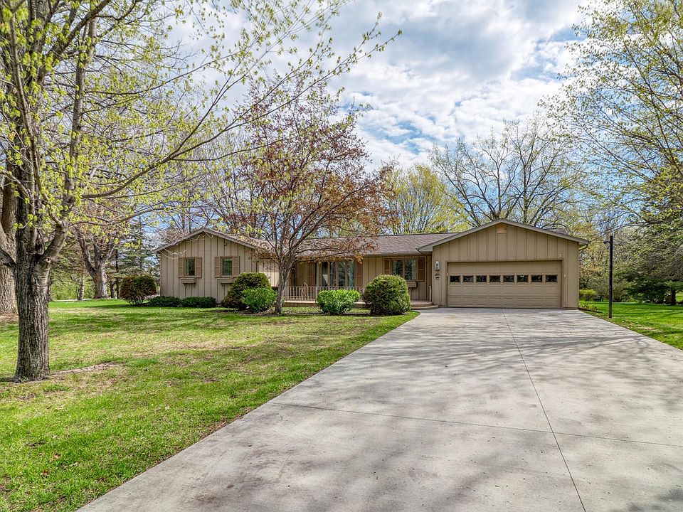 1st image of 2801 Lakewood Dr