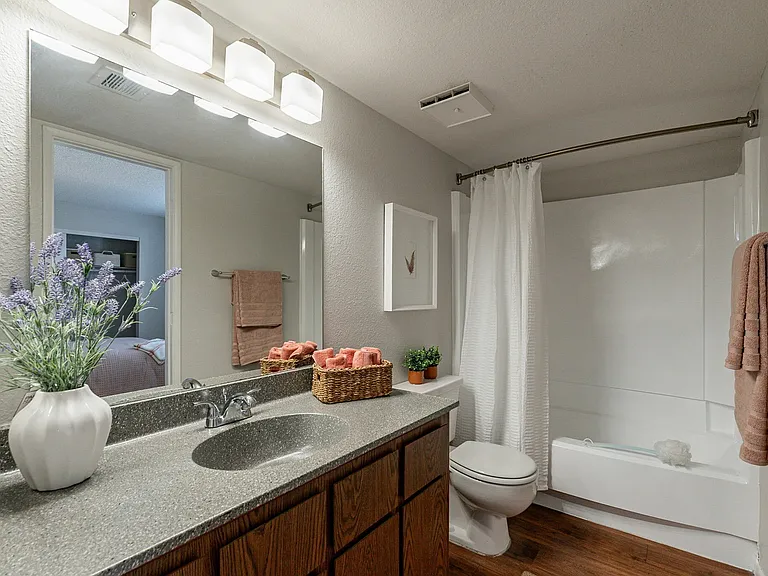 Club Valencia Luxury Apartments — Photo 14