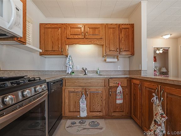 4th image of 28228 Greenberry Dr