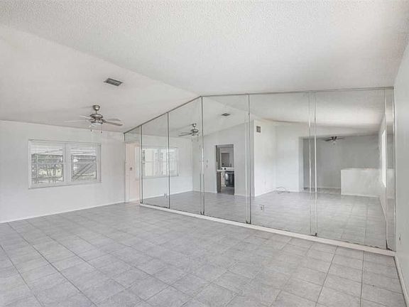 4th image of 14 Flamingo Dr