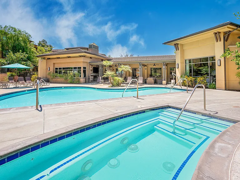 La Verne Village Luxury Apartment Homes — Photo 12