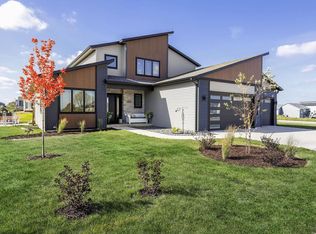 2565 Notre Dame Dr, Fitchburg, WI 53711