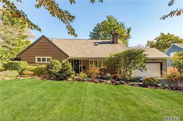 1st image of 12 Stuart Dr E
