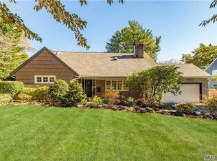 12 Stuart Dr E, Glen Cove, NY 11542