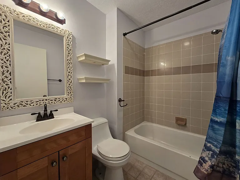 1300 Iris St #205 — Photo 10