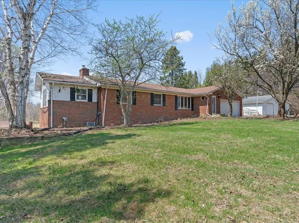 16170 Wacousta Rd, Grand Ledge, MI 48837