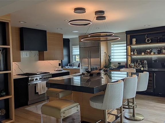 2nd image of 6251 Wornall Rd