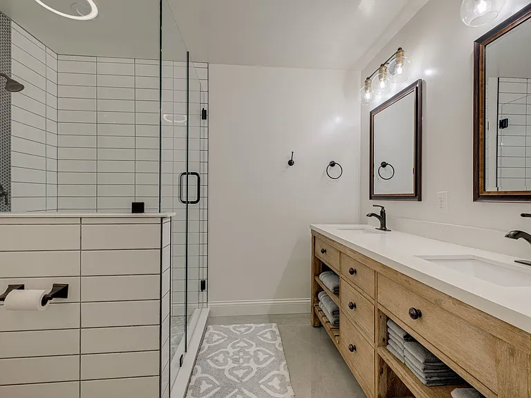 8231 Glover Dr — Photo 24