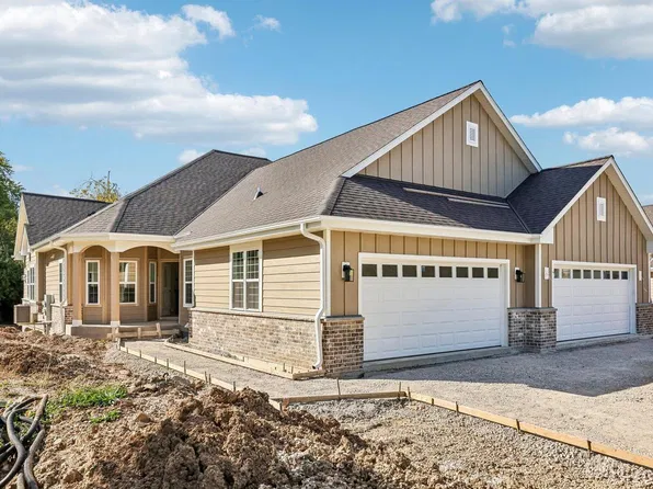 6777 S Prairiewood LANE, Franklin, WI 53132