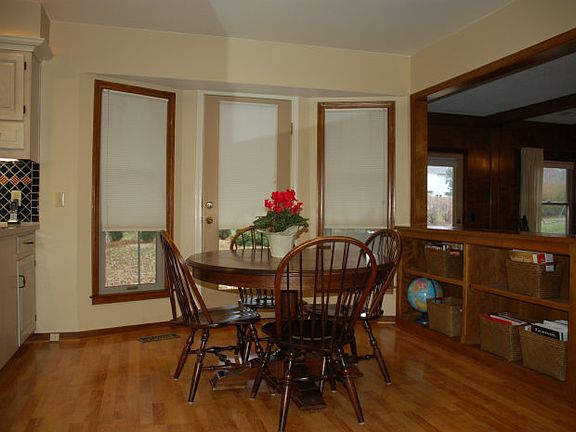 5th image of 10546 King St