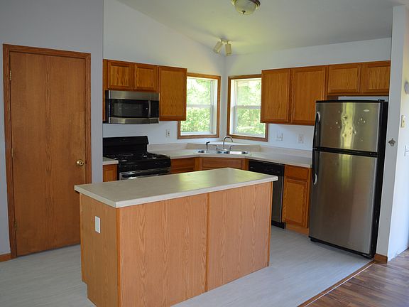 Kitchen with island / pantry