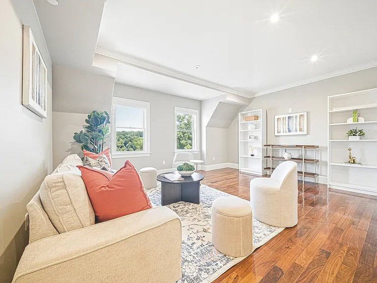 324 Tappan St #2 — Photo 9