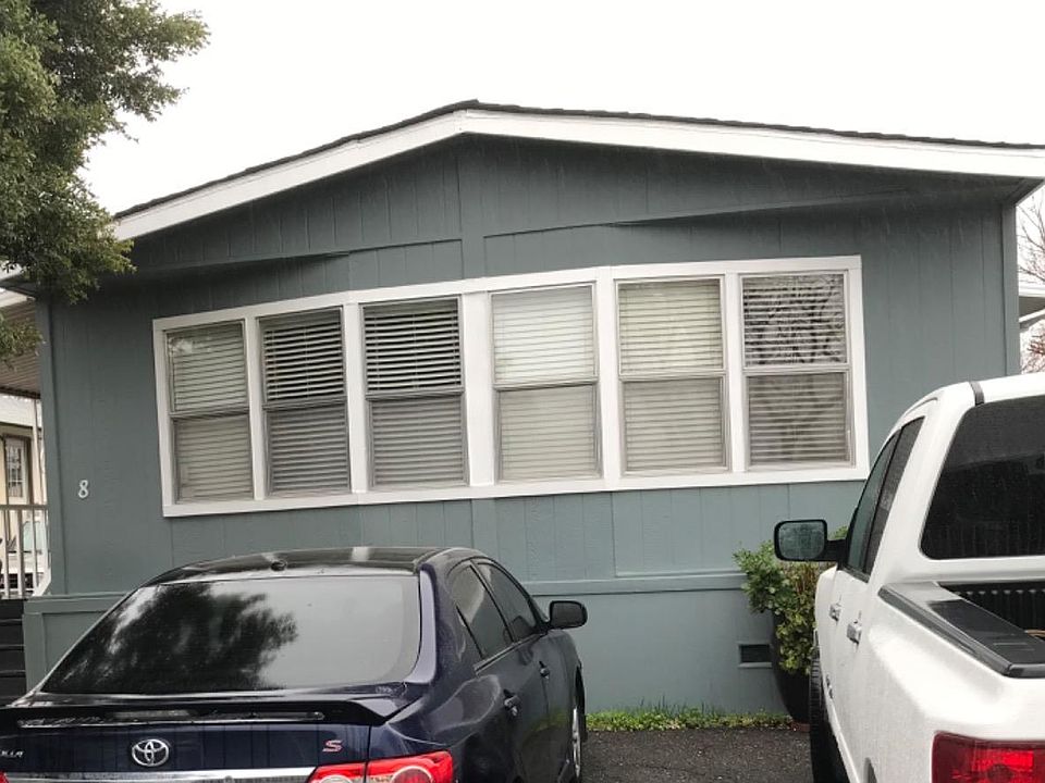 1st image of 8 Del Loma Court