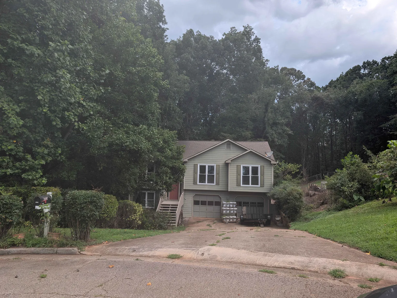 3 bed, 1428 sqft, $2,350 — Photo 1
