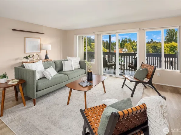 7064 35th Avenue NE #13, Seattle, WA 98115