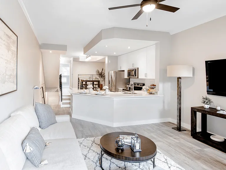 Promenade at Aventura Apartments — Photo 34