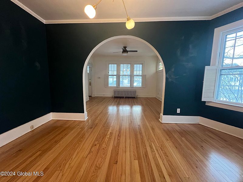 4th image of 81 Lincoln Avenue