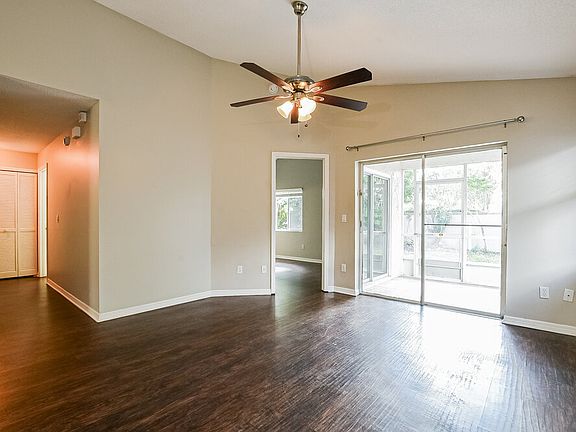 4th image of 813 Heather Glen Cir