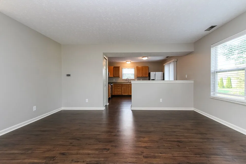 3 bed, 2.5 bath, 1634 sqft, $2,215 — Photo 4