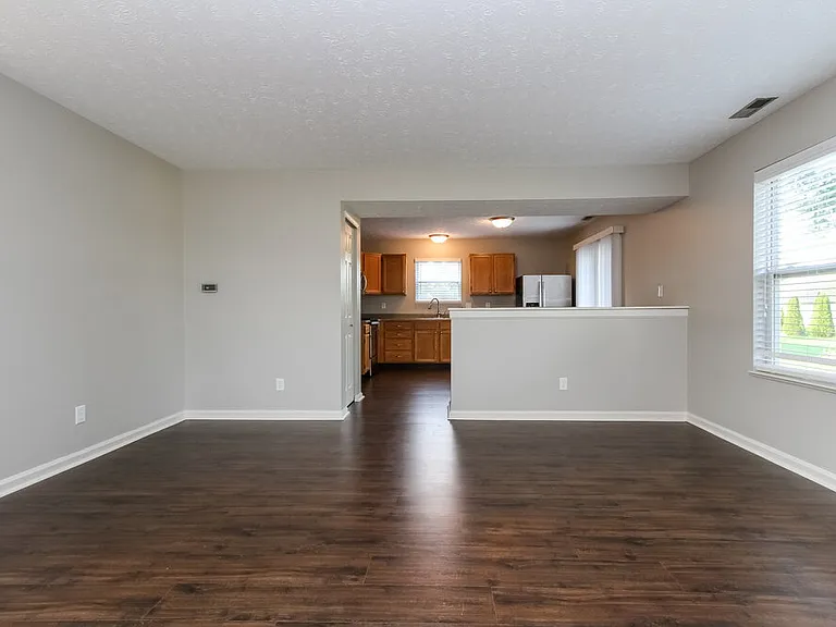 5885 Gadsen Dr — Photo 4