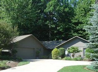 21651 Shagbark Trl, Strongsville, OH