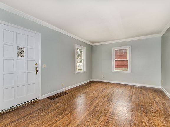 5th image of 3835 Girard Ave N